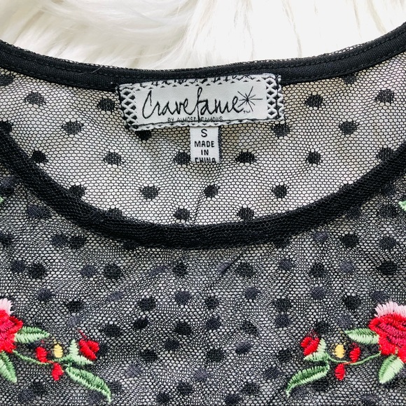 Crave Fame by Almost Famous Polka Dot Mesh Embroidered Floral 3/4 Sleeve Top, S - Picture 3 of 8